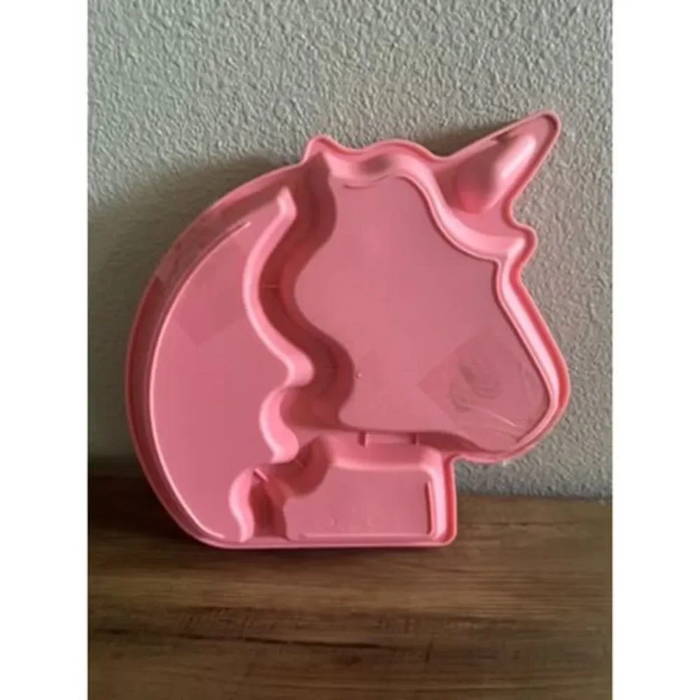 Mainstays Unicorn Shaped Pink Divider Eating  Plates - Set of  7